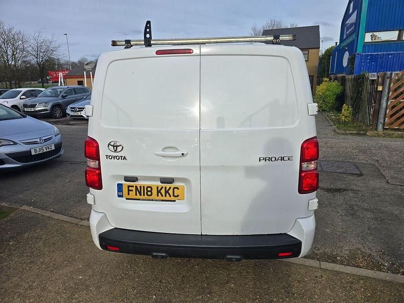 Used Toyota Proace Comfort 120 HP (88 kW) 2018 White MPV