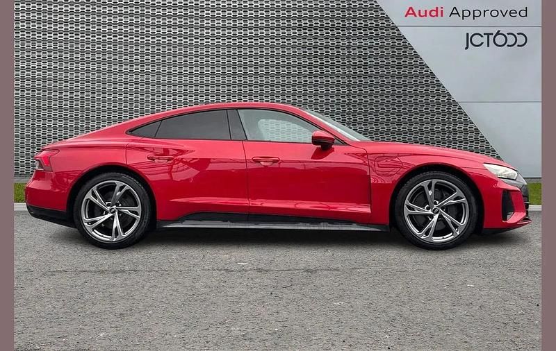 Used Audi e-tron GT quattro Comfort 389 kW (530 HP) 2023 Red Sedan
