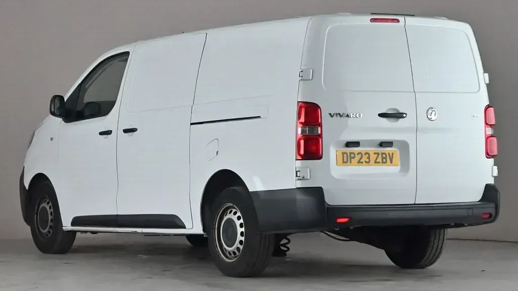 Used Vauxhall Vivaro 100 HP (73 kW) 2023 White MPV