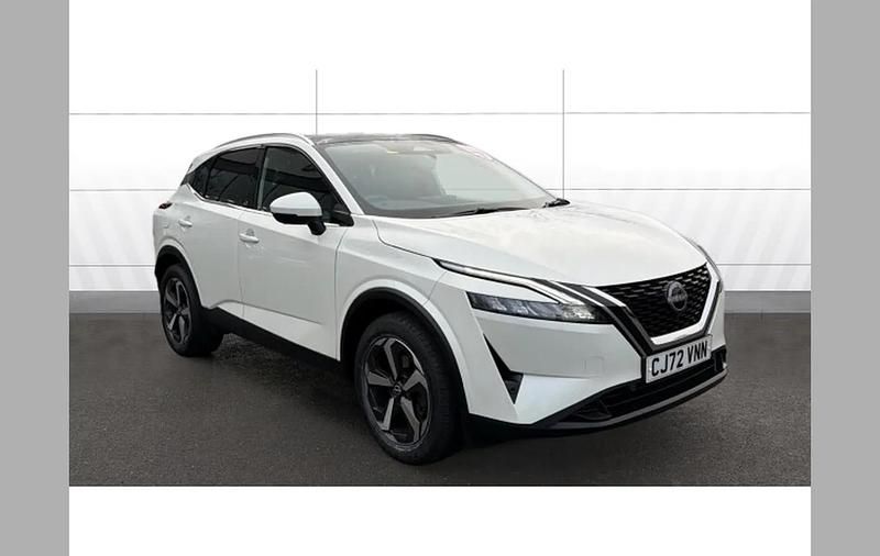White Used 2022 Nissan Qashqai N-Connecta SUV | £15,377 (Good price) - Image 1/4