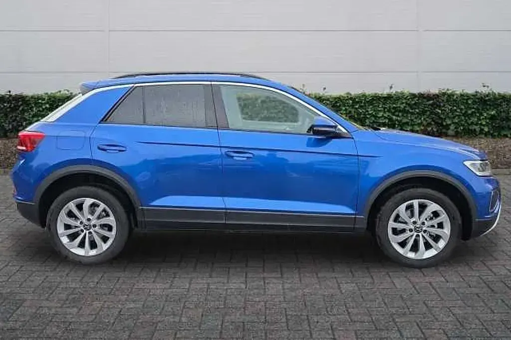 New VW T-Roc Match 150 HP (110 kW) 2026 Ravenna blue metallic SUV