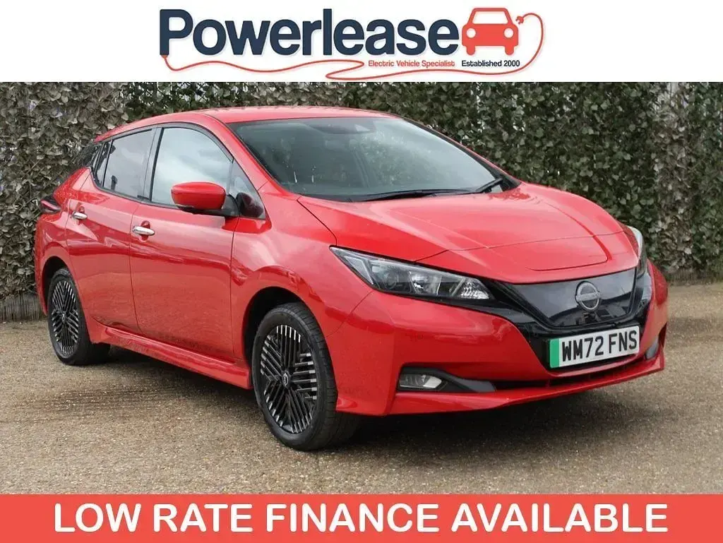 Used Nissan Leaf N-Connecta 159 kW (217 HP) 2022 Red Hatchback