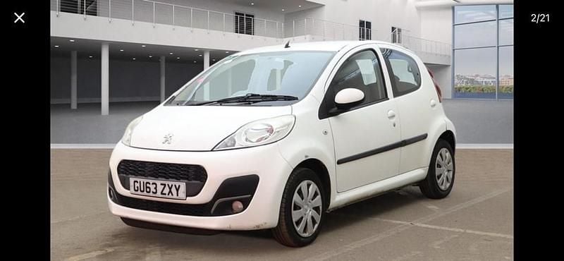 Used Peugeot 107 Active 68 HP (50 kW) 2013 White Hatchback