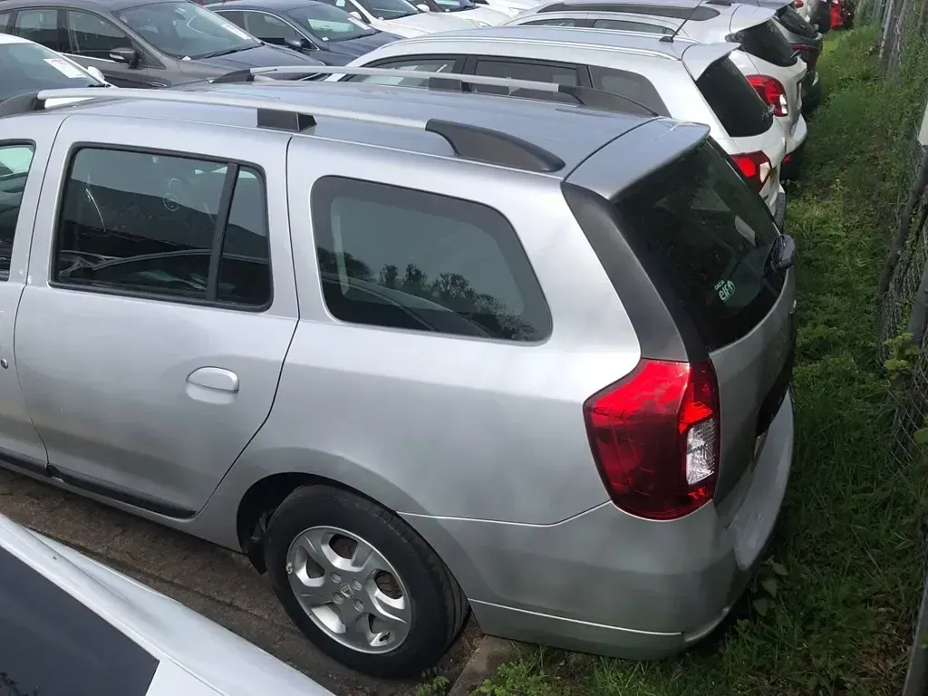 Used Dacia Logan MCV Lauréate 90 HP (66 kW) 2015 Silver metallic Estate
