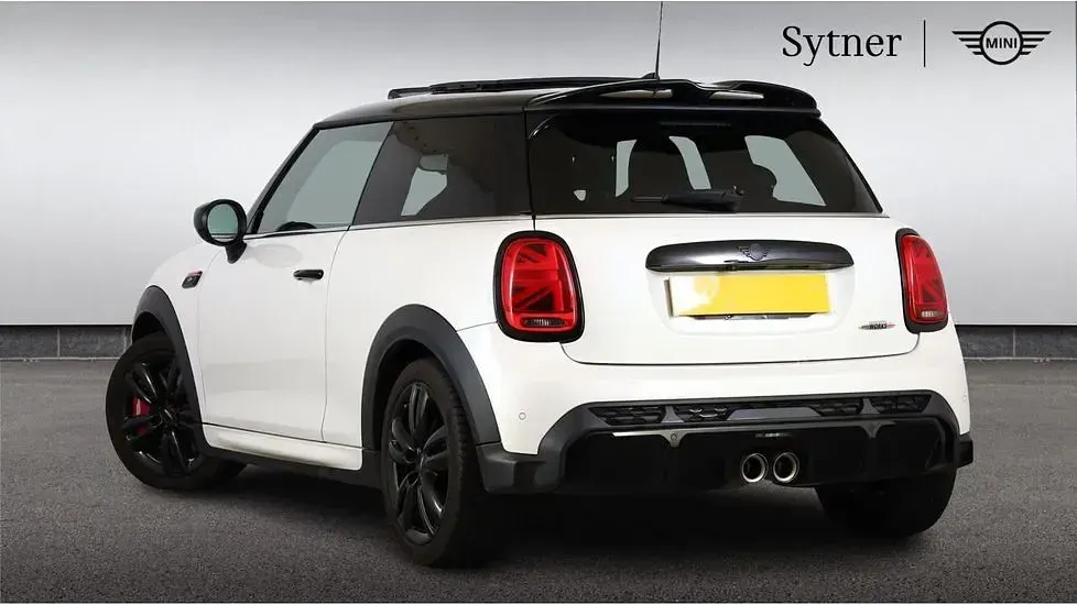 Used Mini John Cooper Works Hatch 228 HP (167 kW) 2023 White Hatchback