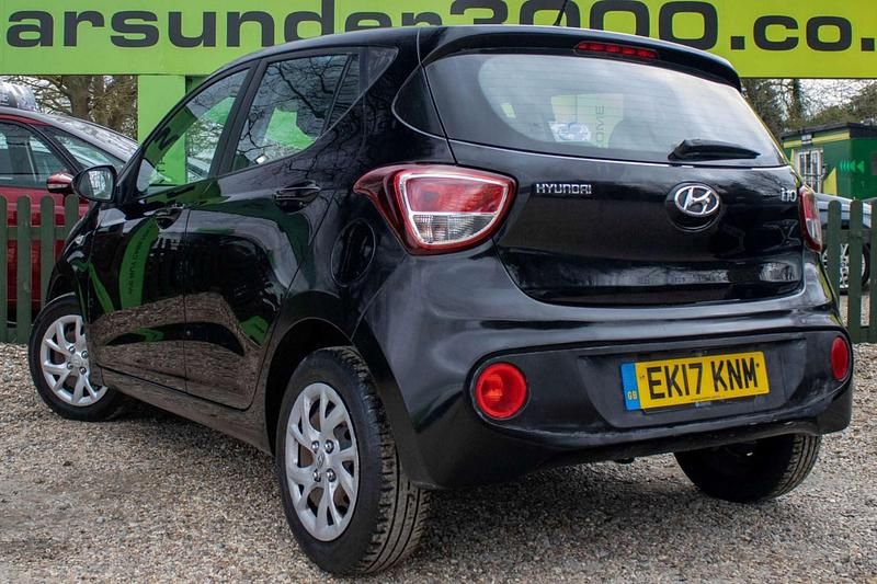 Used Hyundai i10 SE 66 HP (48 kW) 2017 Black Hatchback