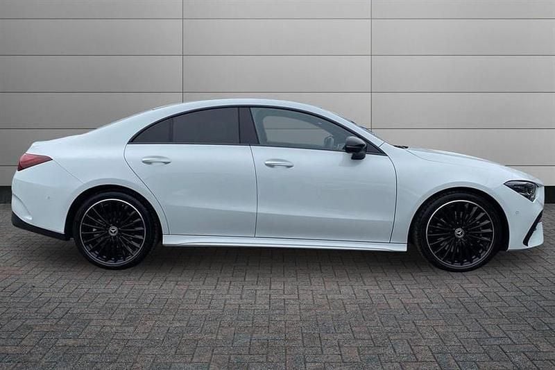 Used Mercedes CLA200 AMG Line Premium Plus 163 HP (119 kW) 2024 White Sedan