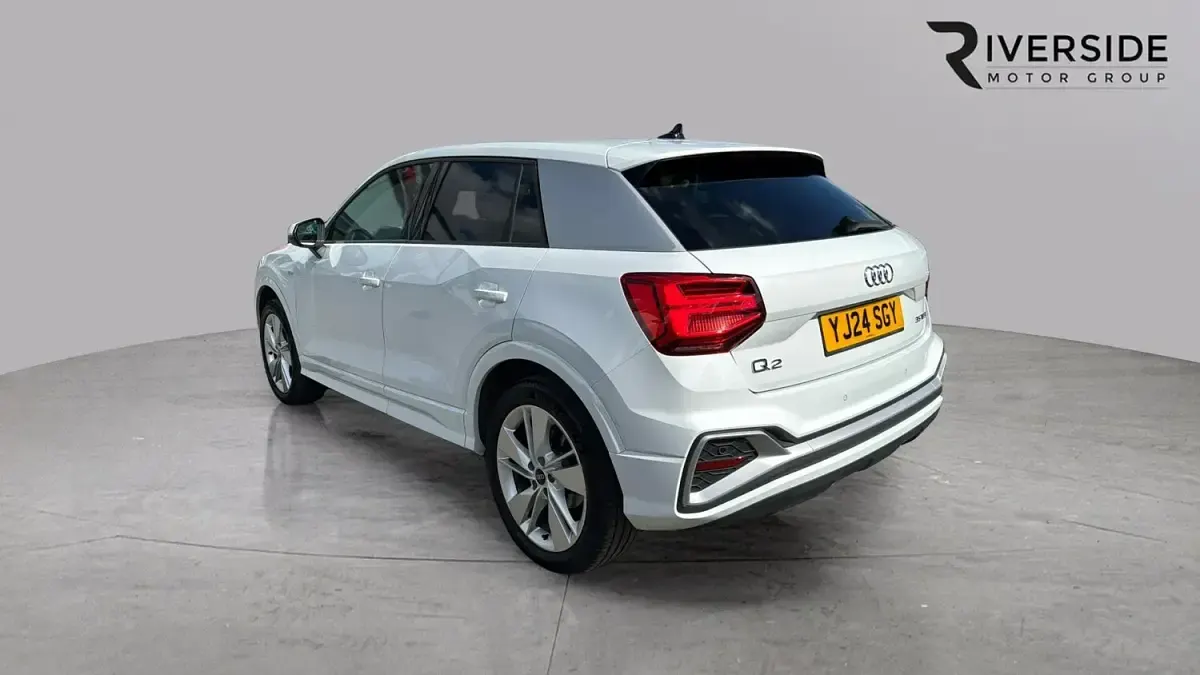 Used Audi Q2 S-Line 150 HP (110 kW) 2024 White SUV