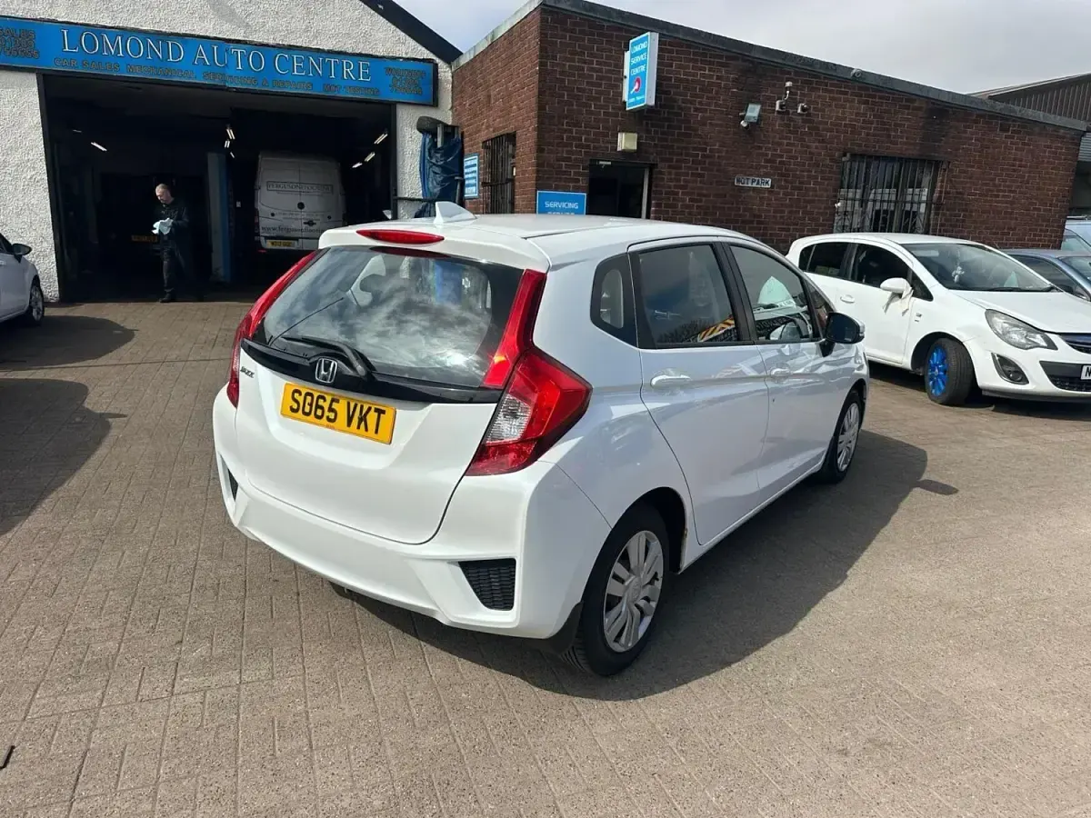 Used Honda Jazz S 102 HP (75 kW) 2016 White Hatchback