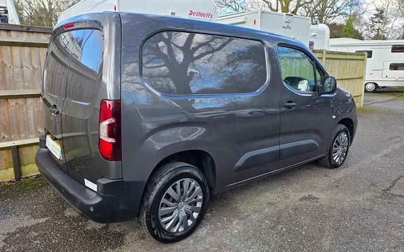 Used Peugeot Partner 102 HP (75 kW) 2022 Grey MPV