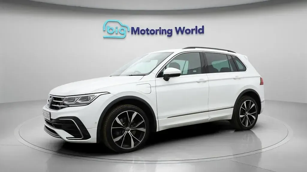 Used VW Tiguan R-line 245 HP (180 kW) 2023 White SUV