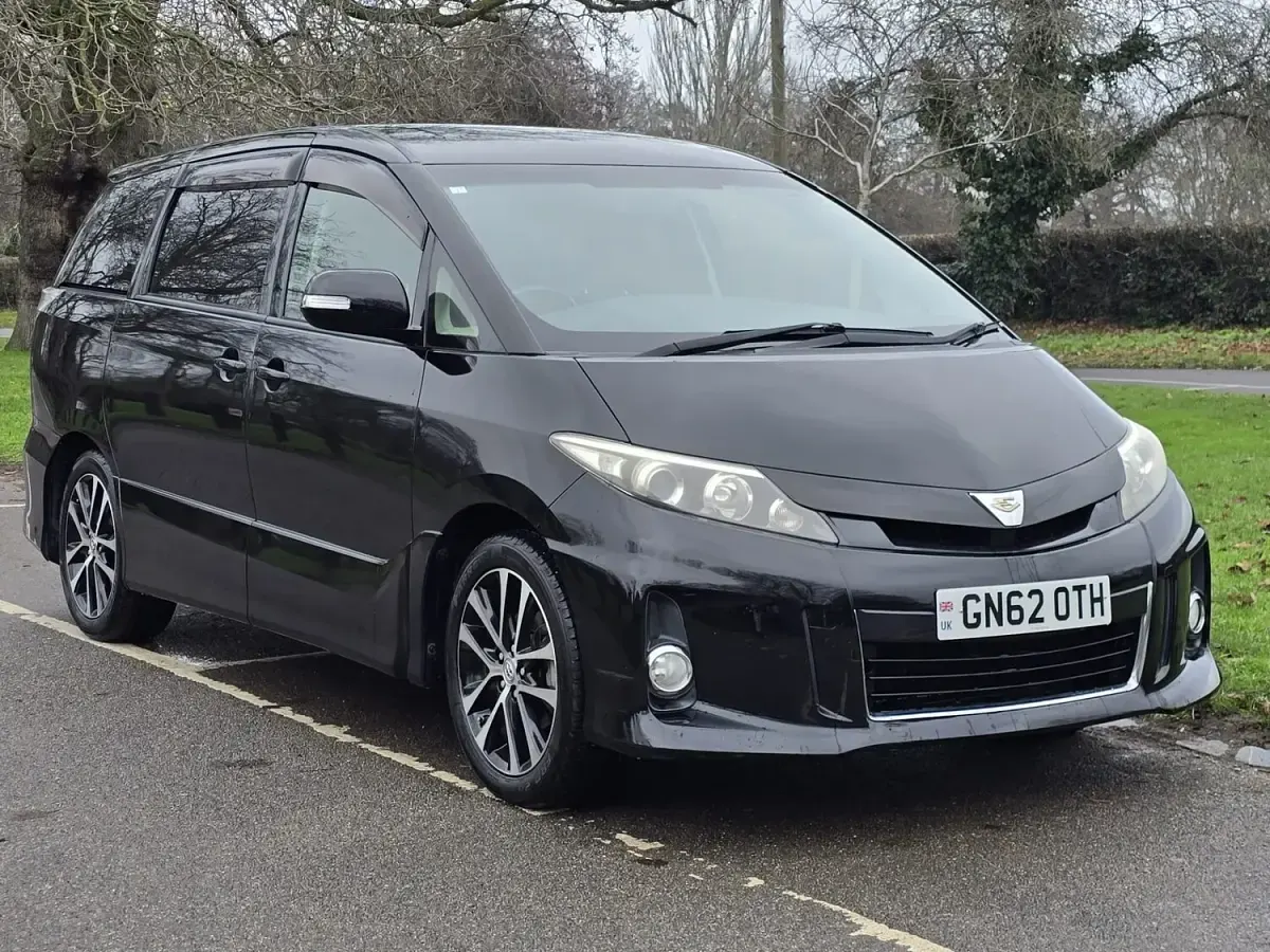 Used Toyota Estima 170 HP (125 kW) 2013 Black MPV