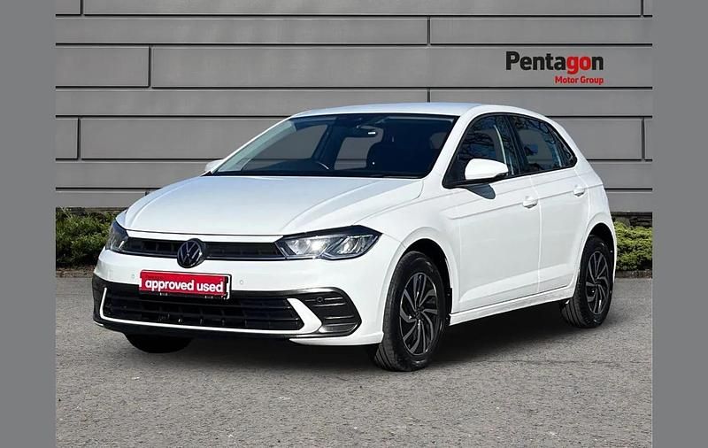 Used VW Polo Life 94 HP (69 kW) 2023 White Hatchback