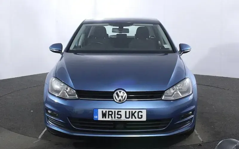 Used VW Golf VII Match 122 HP (89 kW) 2015 Blue Hatchback