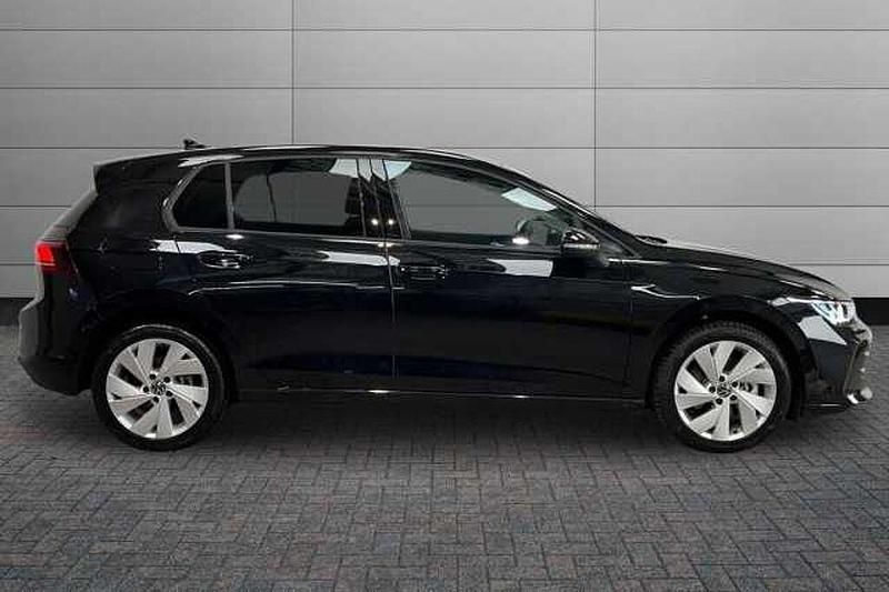 New VW Golf VIII 204 HP (150 kW) 2025