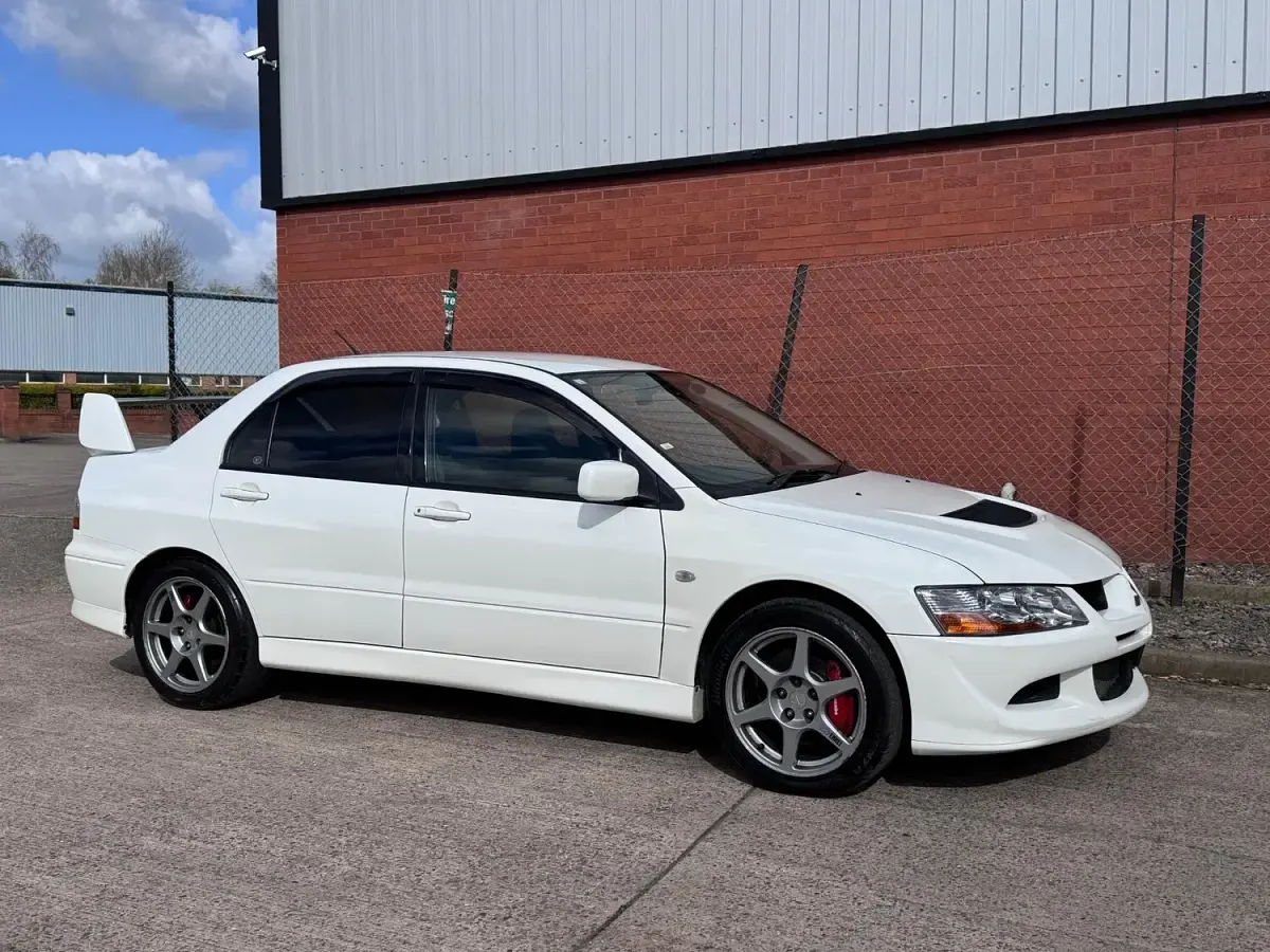 Used Mitsubishi Lancer 276 HP (202 kW) 2003 White Sedan