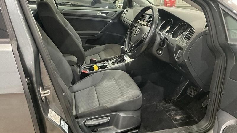 Used VW Golf VII SE 115 HP (84 kW) 2017 Grey Hatchback