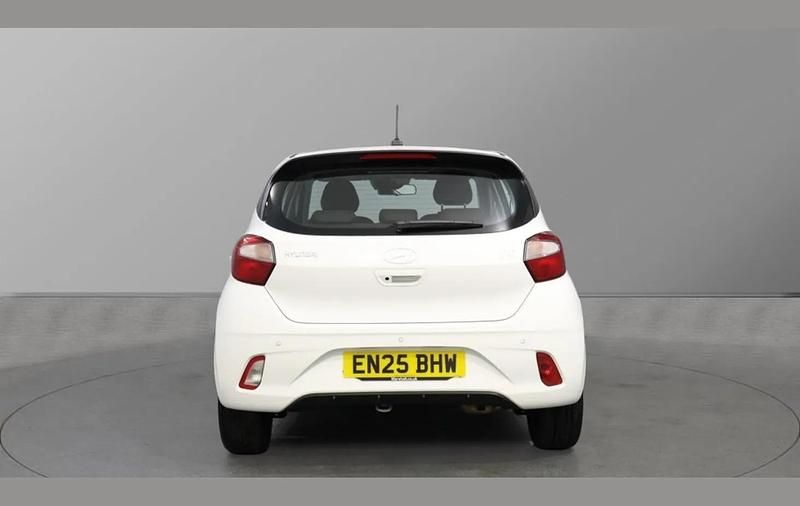 Used Hyundai i10 Advanced 63 HP (46 kW) 2025 White Hatchback