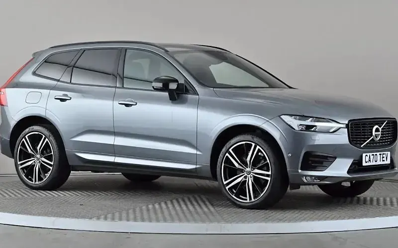 Used Volvo XC60 R-Design 197 HP (144 kW) 2020 SUV