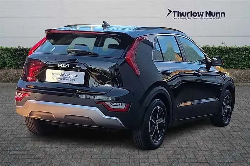 Begagnad Kia Niro 139 HK (102 kW) 2023 Svart SUV