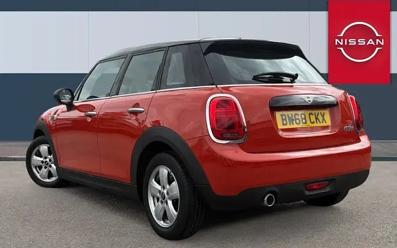 Usado Mini Cooper Classic 136 HP (100 kW) 2020 Citadino