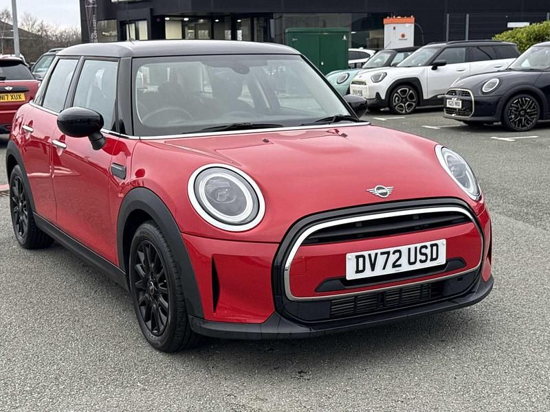Used Mini Cooper Classic 134 HP (98 kW) 2022 Red Hatchback