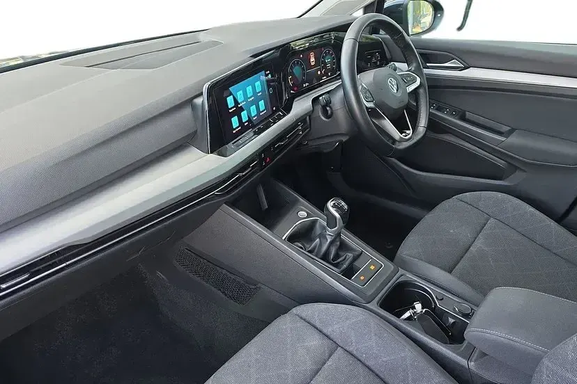 Used VW Golf VII Life 130 HP (95 kW) 2021 Black Hatchback