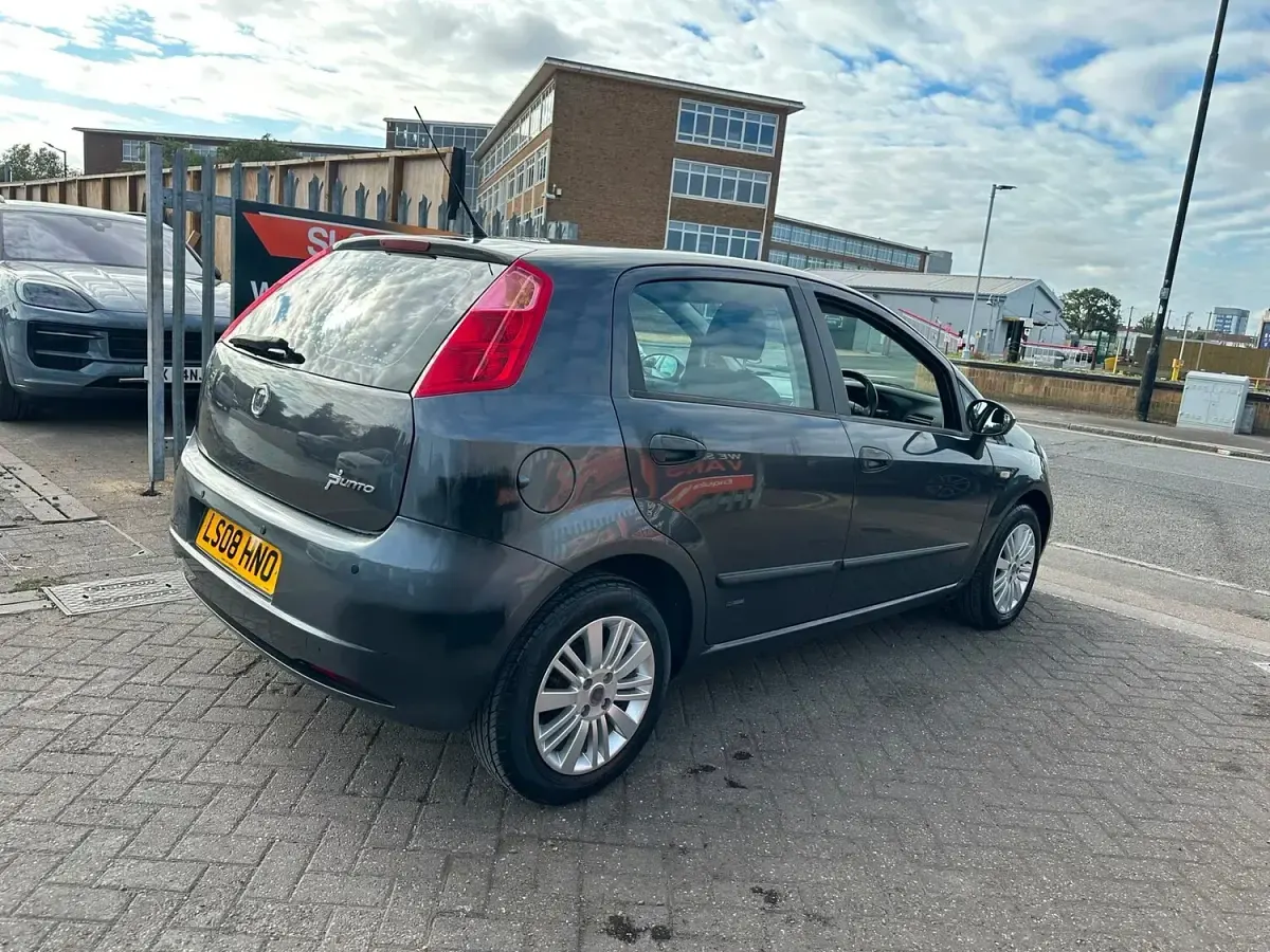 Used Fiat Grande Punto Dynamic 65 HP (47 kW) 2008 Grey Hatchback