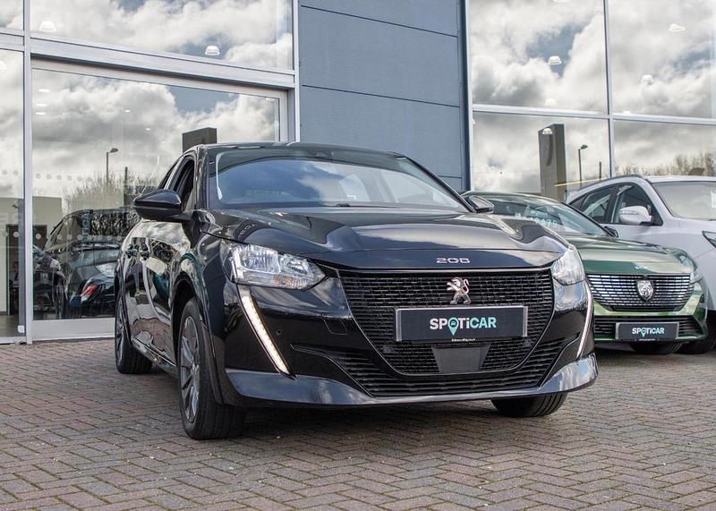 Used Peugeot e-208 Allure 98 kW (134 HP) 2020 Black Hatchback