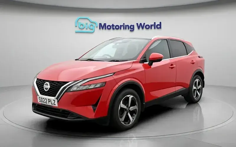 Used Nissan Qashqai N-Connecta 140 HP (102 kW) 2022 Red SUV