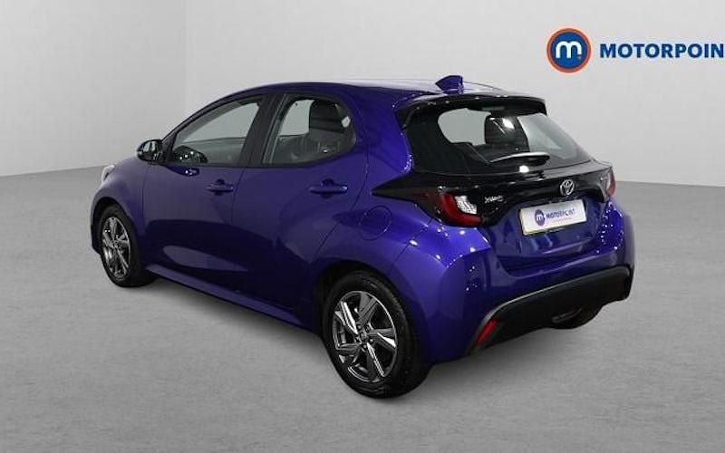Used Toyota Yaris Hybrid 116 HP (85 kW) 2025 Blue Hatchback