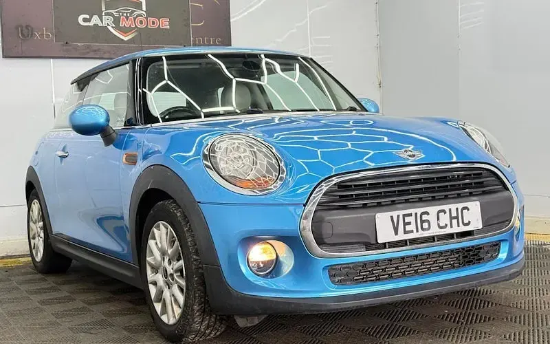 Begagnad Mini ONE Hatch 102 HK (75 kW) 2017 Halvkombi