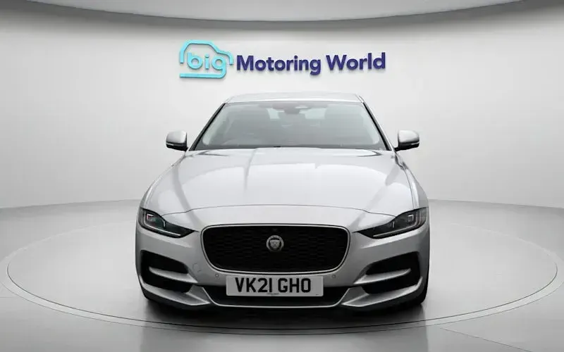 Begagnad Jaguar XE S 250 HK (183 kW) 2021 Silver Sedan