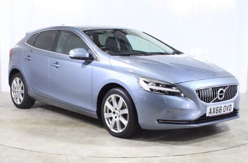 Blue Used 2018 Volvo V40 Inscription Estate | £9,000 (Super price) - Image 1/3