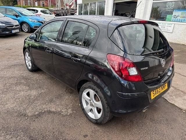 Second-hand Vauxhall Corsa 2013 Negru Hatchback