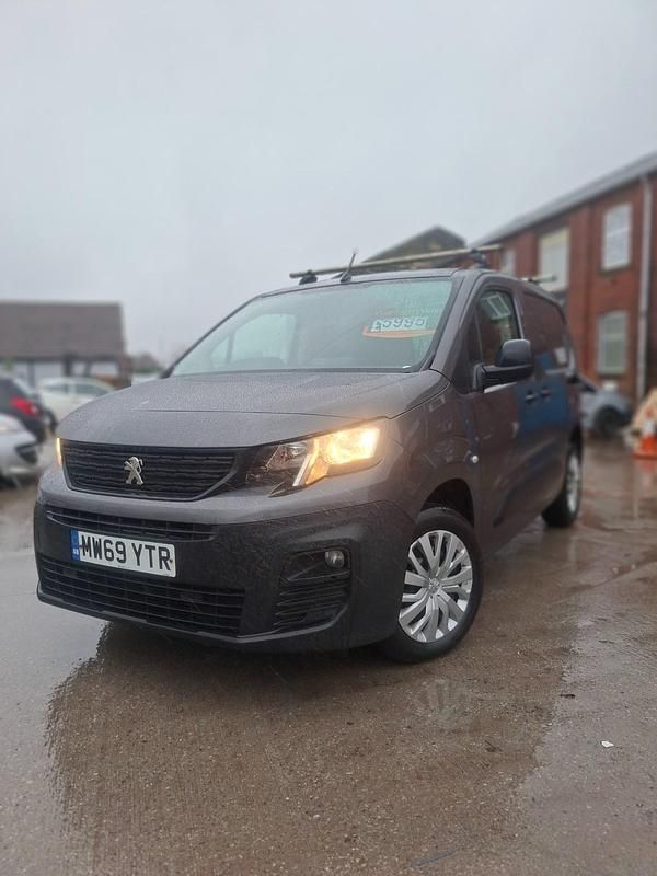 Used Peugeot Partner 2019 Grey MPV