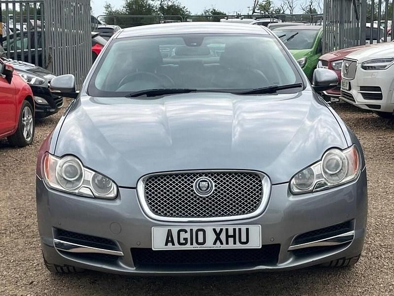 Begagnad Jaguar XF Premium Luxury 2010 Grå Sedan