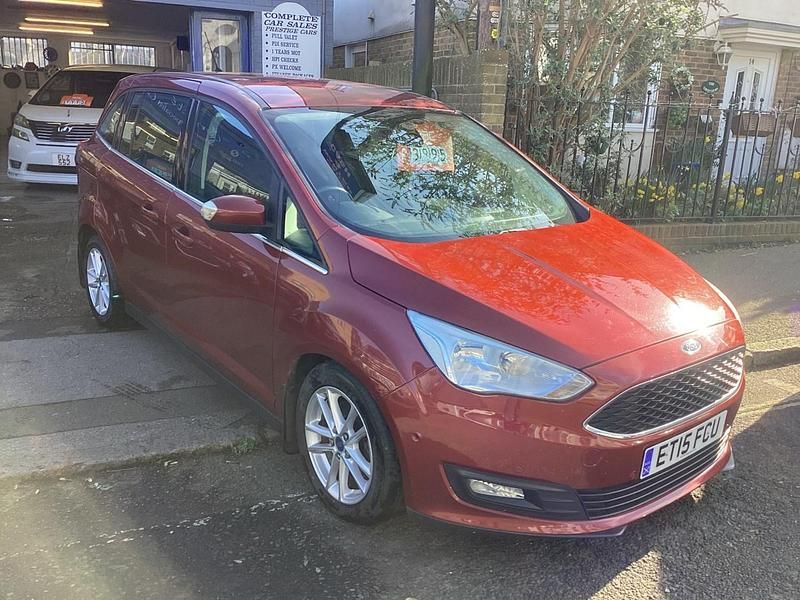 Used Ford Grand C-Max Zetec 120 HP (88 kW) 2015 Red MPV