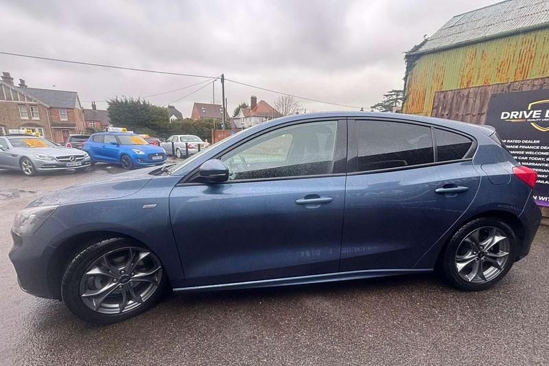 Used Ford Focus ST-Line 125 HP (91 kW) 2020 Blue Hatchback