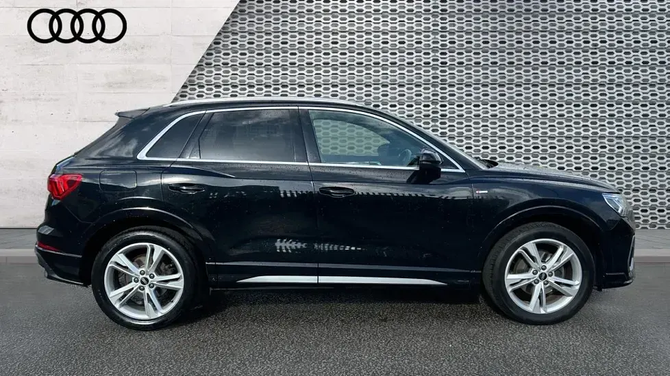 Used Audi Q3 S-Line 150 HP (110 kW) 2021 Black SUV