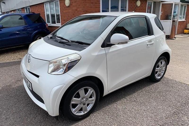 White Used 2009 Toyota iQ Hatchback | £4,995 (Expensive) - Image 1/1
