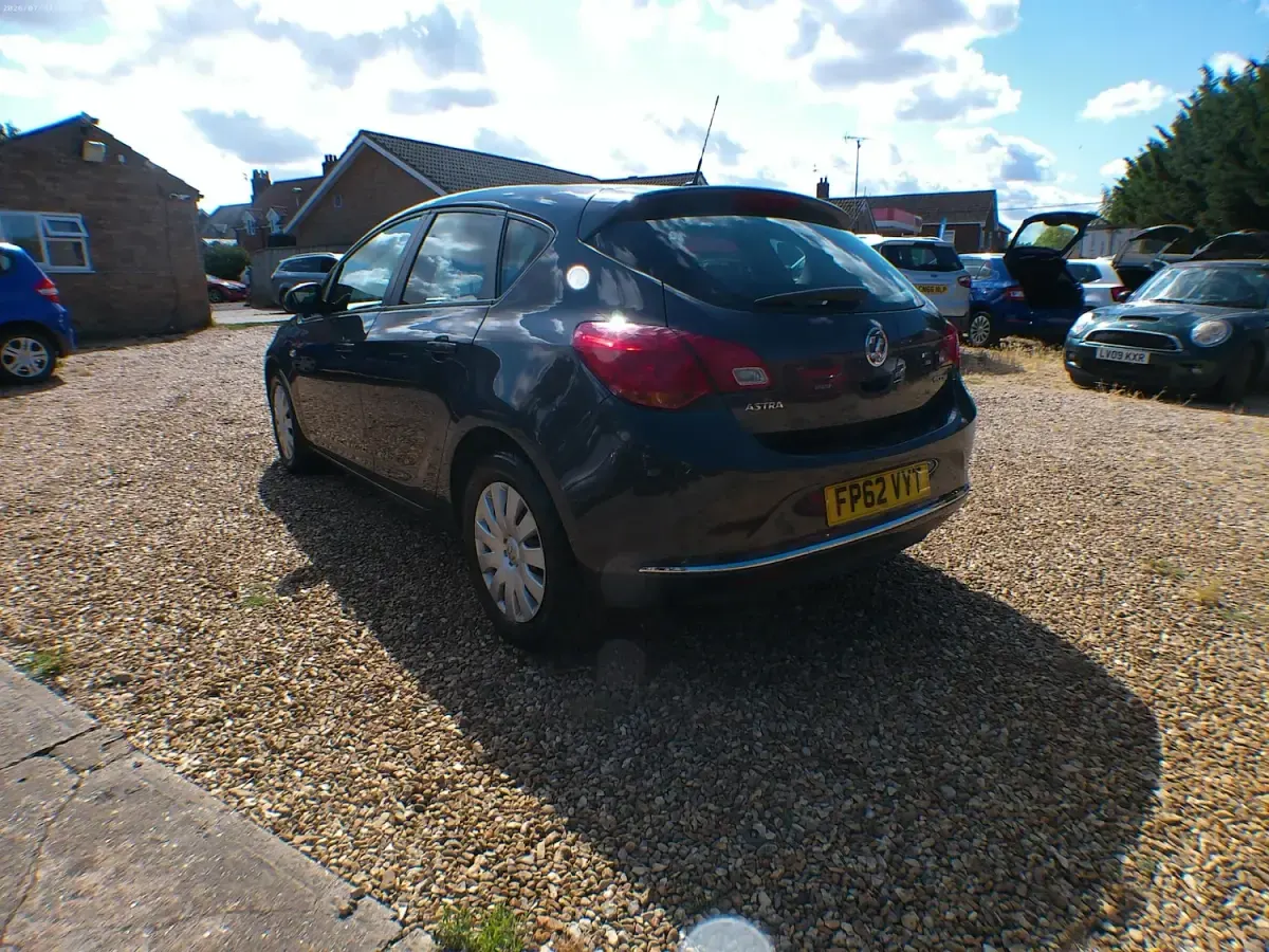Used Vauxhall Astra 130 HP (95 kW) 2012 Grey Hatchback