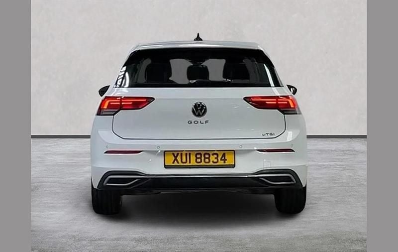 Second-hand VW Golf VIII Style 150 CP (110 kW) 2021 Alb Hatchback