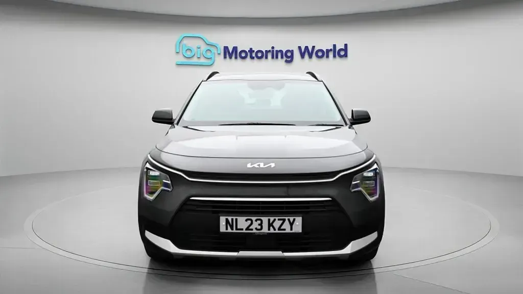 Second-hand Kia Niro 139 CP (102 kW) 2023 Gri SUV