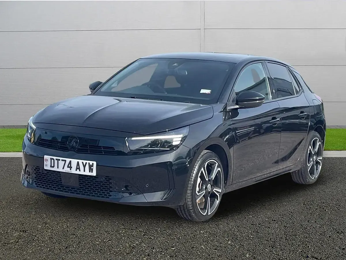 Second-hand Vauxhall Corsa 100 CP (73 kW) 2024 Negru Hatchback
