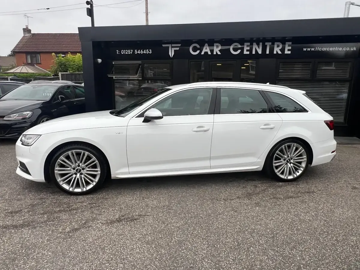 Used Audi A4 354 HP (260 kW) 2018 White Estate