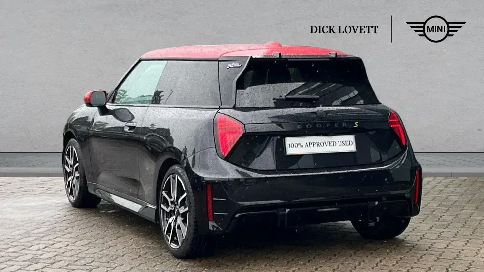 Used Mini Cooper SE Hatch 158 kW (215 HP) 2024 Black Hatchback