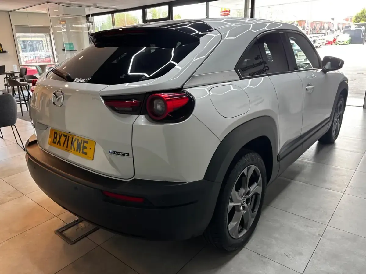 Begagnad Mazda MX30 Inclusive 106 kW (145 HK) 2022 Silver SUV