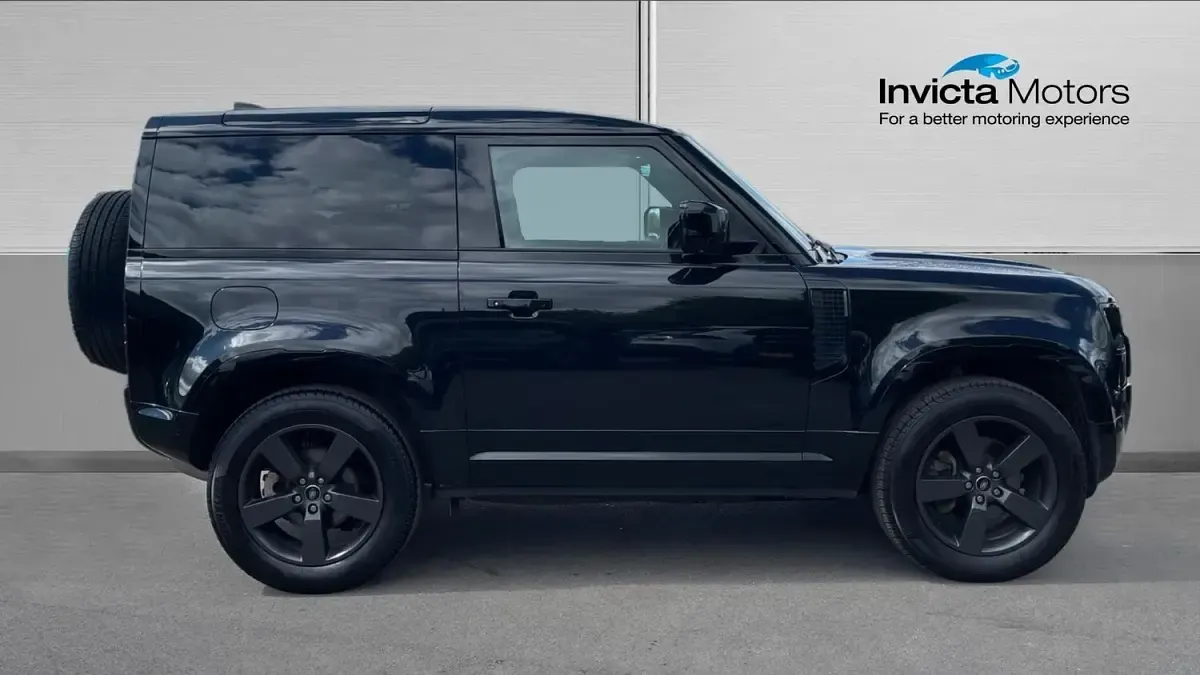 Gebraucht Land Rover Defender SE Dynamic 249 PS (183 kW) 2023 Schwarz SUV