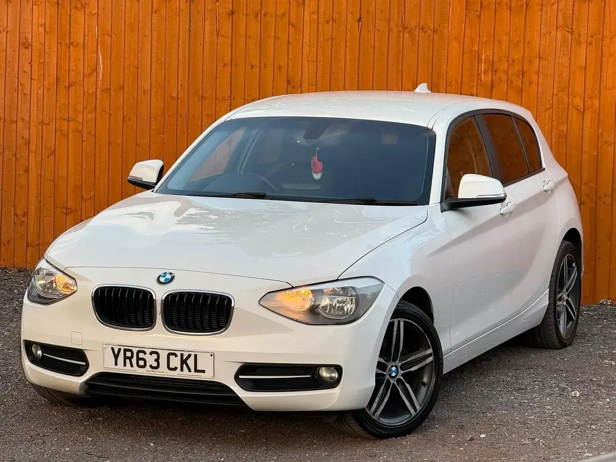 Used BMW 118 Sport Line 2013 White Hatchback